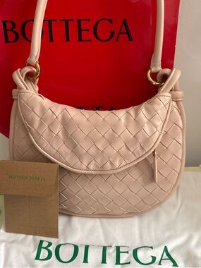 BOTTEGA VENETA
Pink Small Gemelli